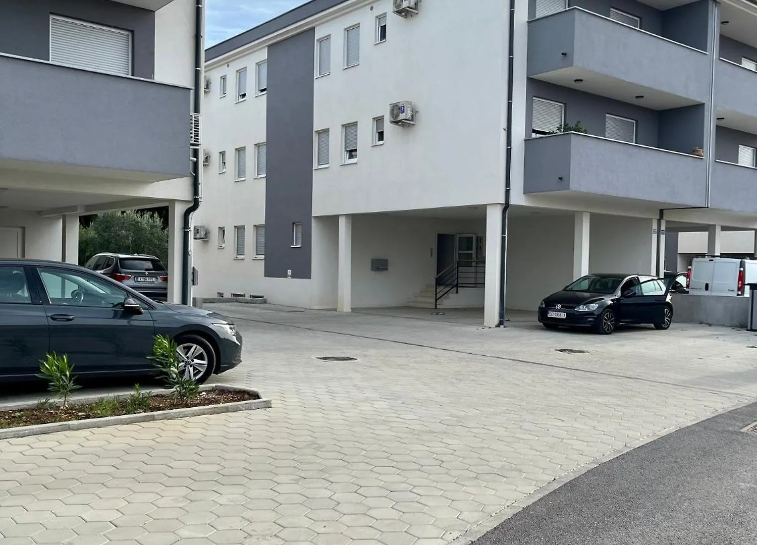 Medulin Modern 2-Bedroom Apartment