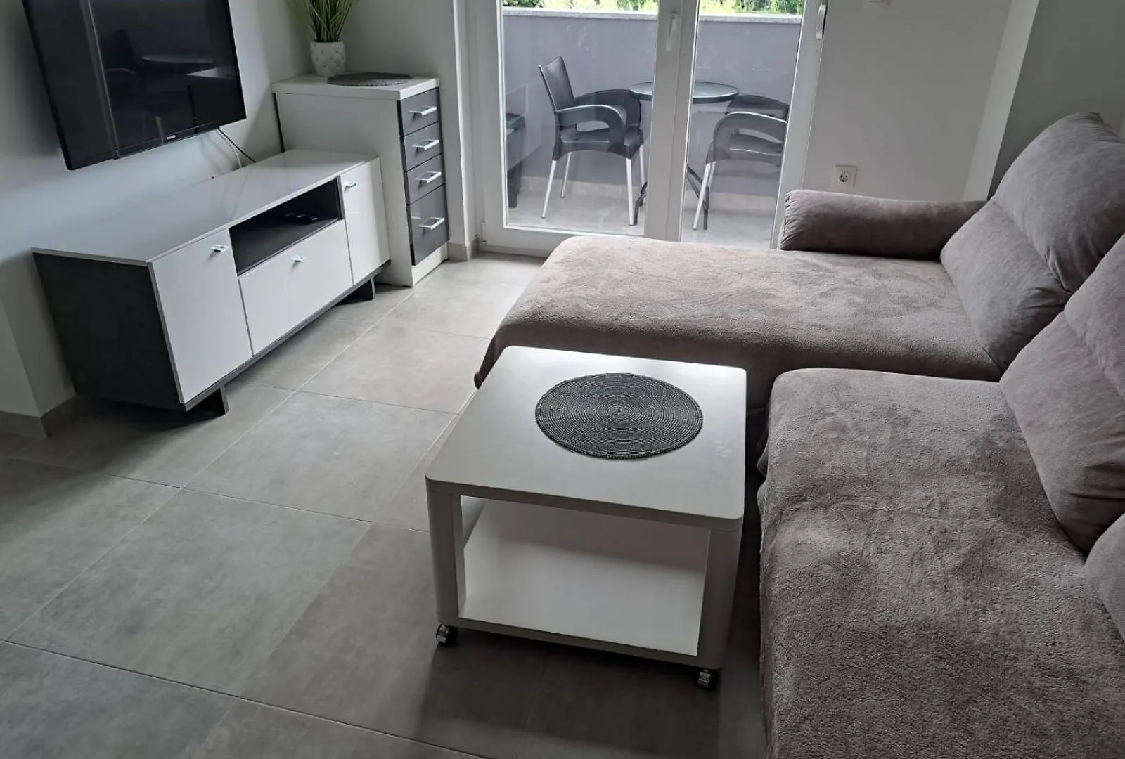 Medulin Modern 2-Bedroom Apartment